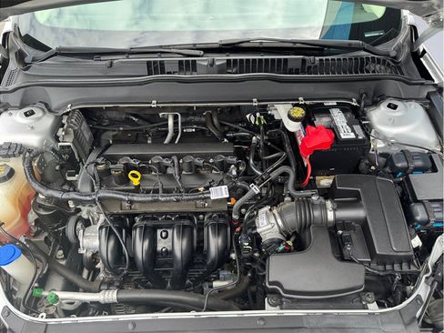 Used 2018 Ford Fusion SE w/ Equipment Group 201A FWD image 8