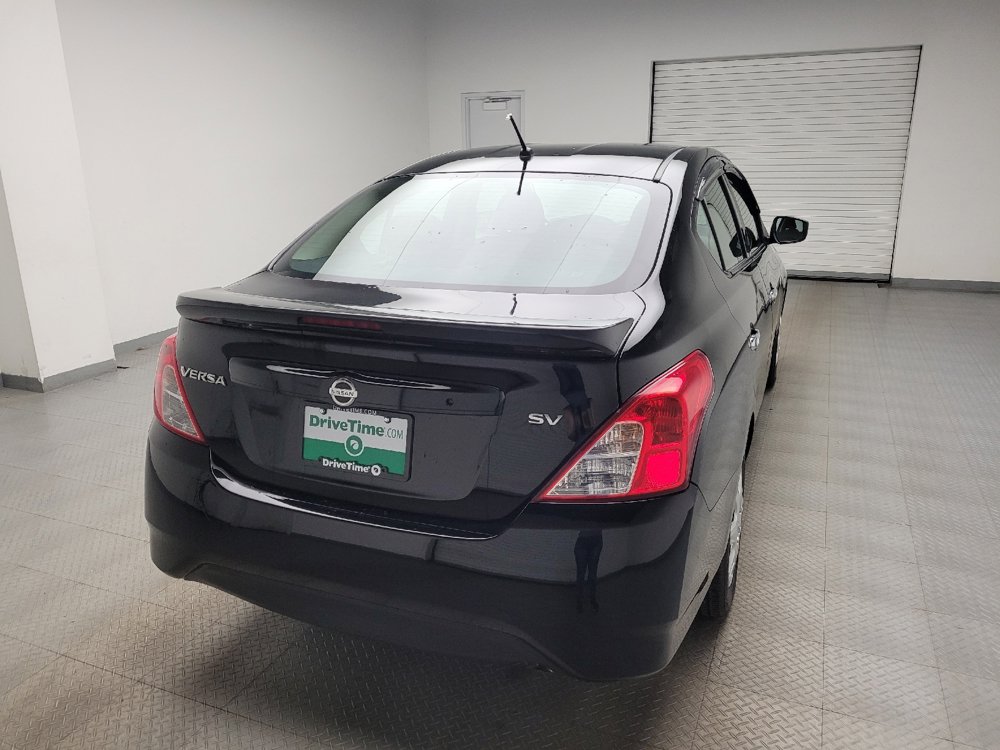 Used 2018 Nissan Versa SV FWD image 7