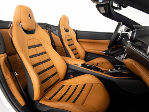 Certified 2023 Ferrari Portofino M RWD image 31