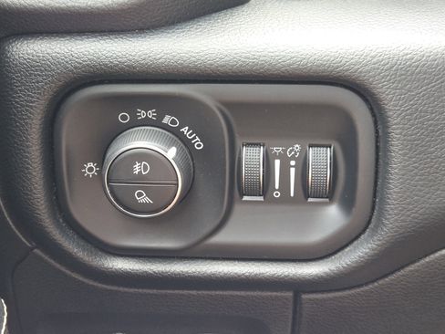 Used 2020 RAM 1500 Laramie w/ Sport Appearance Package AWD/4WD image 25