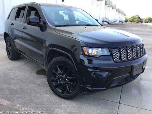 Used 2020 Jeep Grand Cherokee Altitude RWD image 4