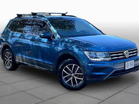Used 2019 Volkswagen Tiguan SE w/ Panoramic Sunroof Package image 3