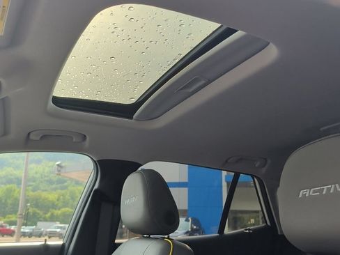New 2026 Chevrolet Trax ACTIV w/ Sunroof Package FWD image 29