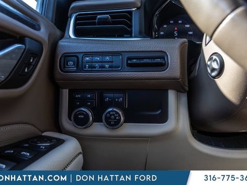 Used 2024 GMC Yukon XL Denali AWD/4WD image 13