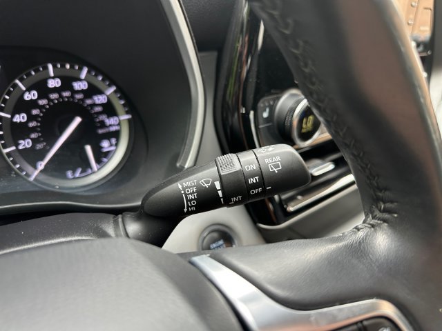 Used 2020 Toyota Highlander XLE FWD image 26