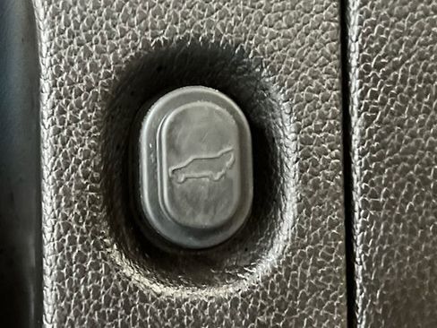 Used 2017 GMC Yukon SLT w/ Open Road Package RWD image 6