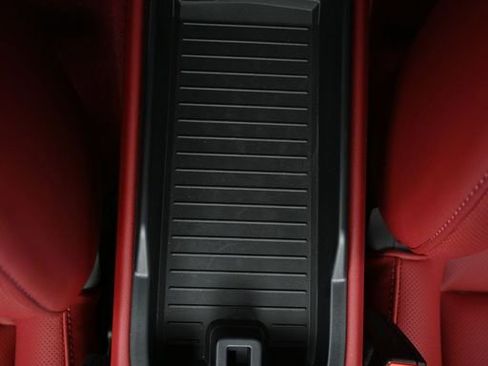 Certified 2025 Porsche 718 Cayman RWD image 22