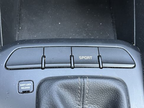 Used 2022 Kia Rio S image 9