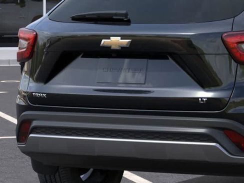 New 2025 Chevrolet Trax LT w/ LT Convenience Package image 14