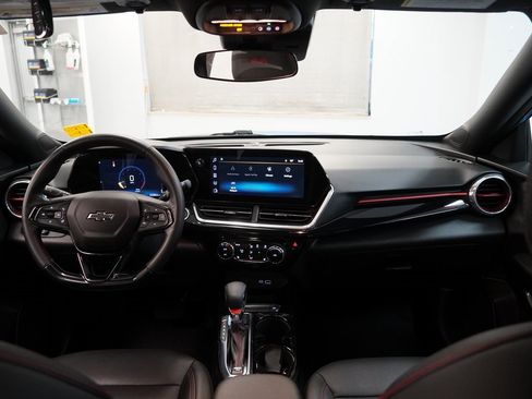 Used 2024 Chevrolet Trax RS w/ Sunroof Package image 20