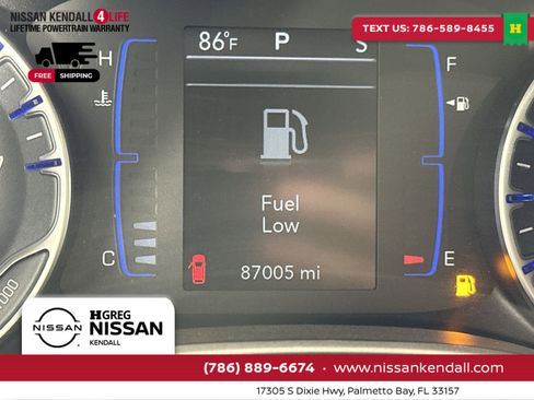 Used 2023 Chrysler Voyager LX image 19