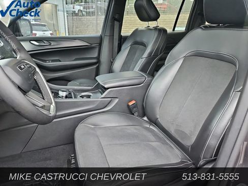 Used 2024 Jeep Grand Cherokee L Altitude AWD/4WD image 26