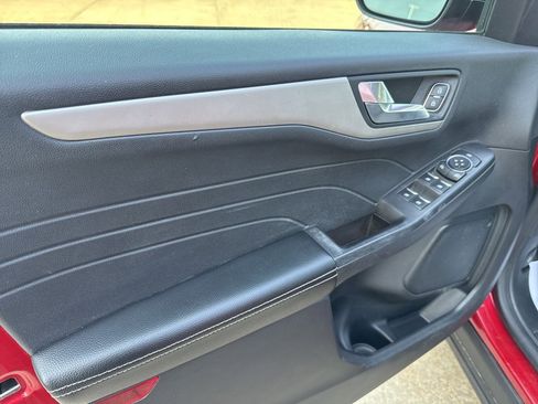 Used 2021 Ford Escape SE w/ Cold Weather Package image 7