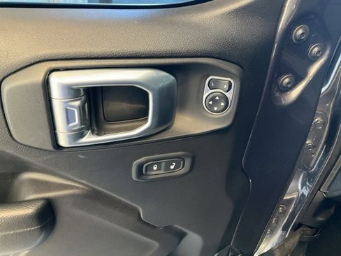 Used 2022 Jeep Wrangler Unlimited Sport image 5