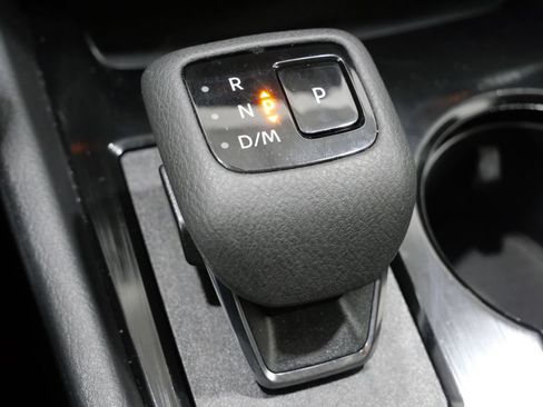 Used 2025 Nissan Rogue SV FWD image 22