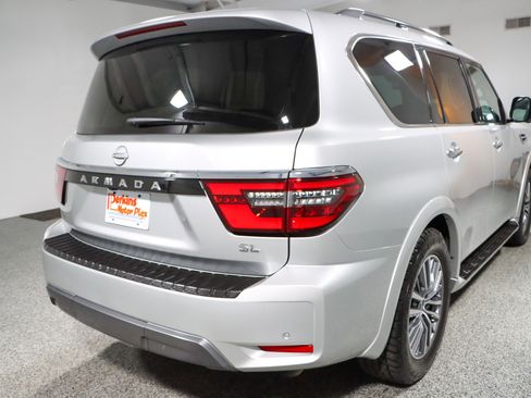 Used 2022 Nissan Armada SL w/ Captain's Chairs Package image 7