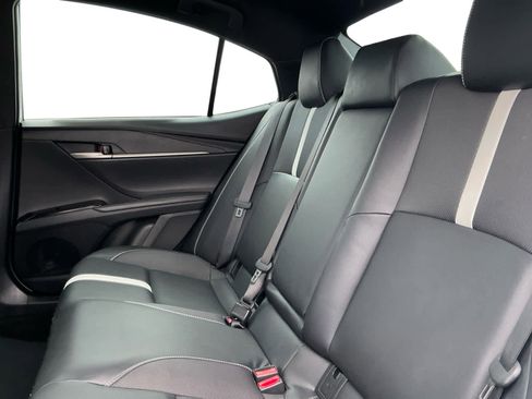 Used 2025 Toyota Camry SE image 13