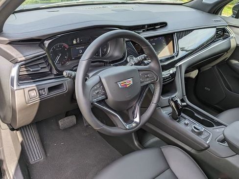 New 2025 Cadillac XT6 Premium Luxury image 9