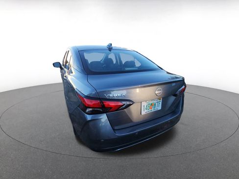 Used 2025 Nissan Versa SV image 5