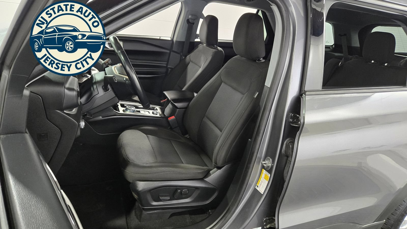 Used 2022 Ford Explorer XLT AWD/4WD image 29