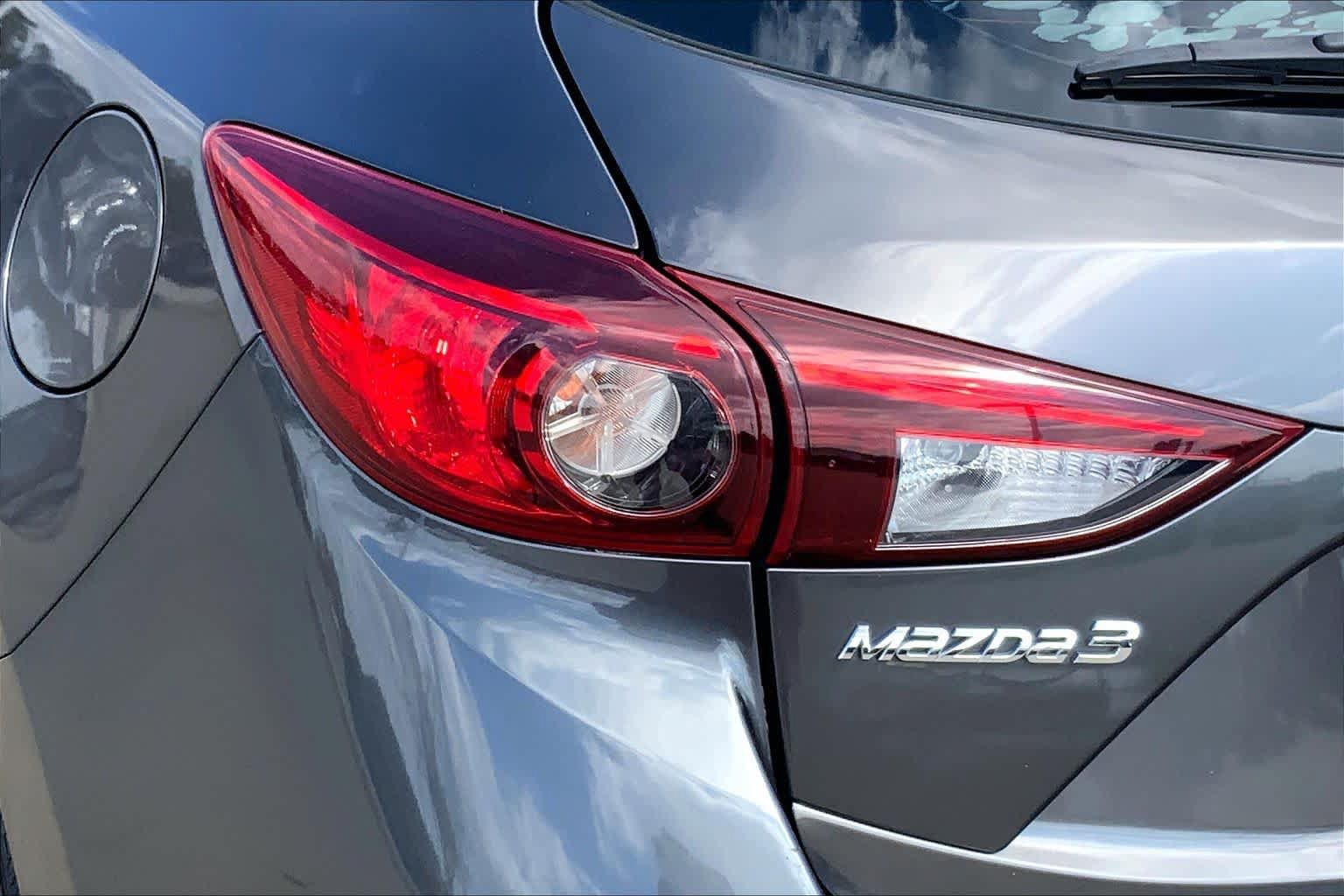 Used 2018 MAZDA MAZDA3 Touring FWD image 28