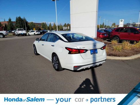 Used 2023 Nissan Altima 2.5 SV image 4