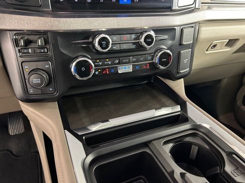 Used 2025 Ford F350 Platinum w/ Platinum Plus Package image 27