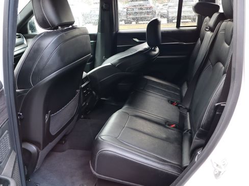 Used 2024 Jeep Grand Cherokee Overland AWD/4WD image 49