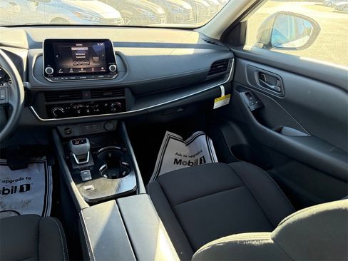 Certified 2025 Nissan Rogue S image 19