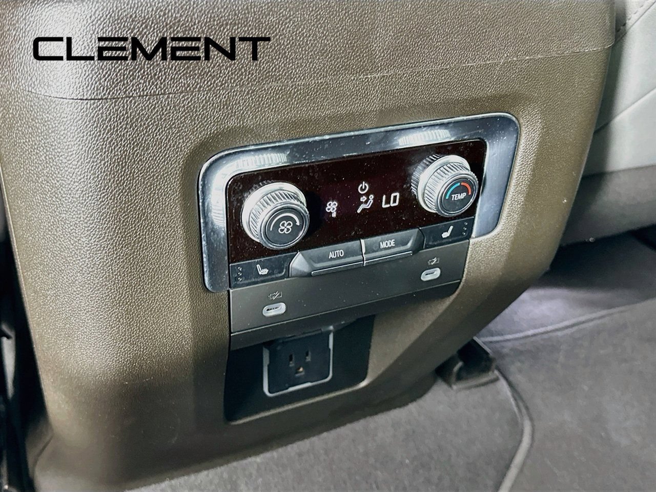 Used 2023 GMC Yukon SLT w/ SLT Premium Package AWD/4WD image 35