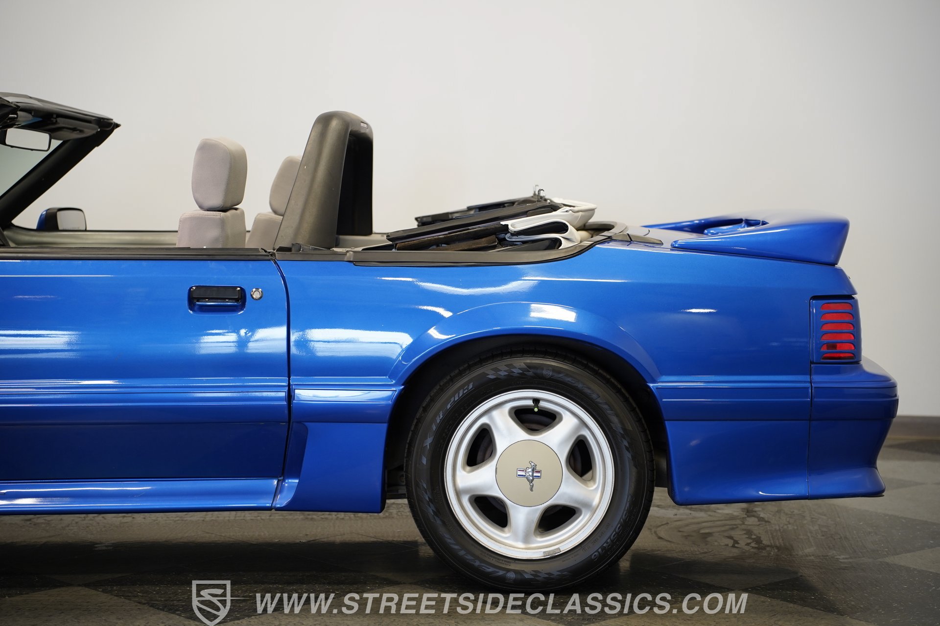 Used 1993 Ford Mustang GT RWD image 27