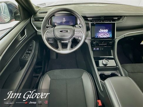 Used 2025 Jeep Grand Cherokee L Altitude image 25