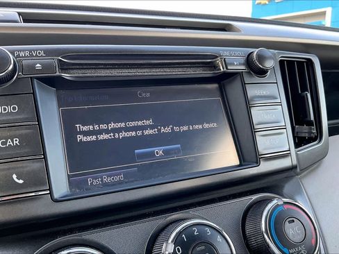 Used 2015 Toyota RAV4 LE image 32