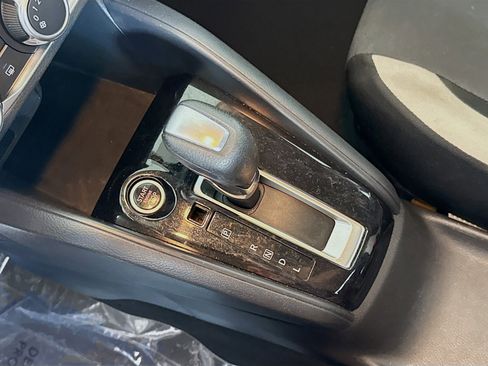 Used 2021 Nissan Versa SV image 20