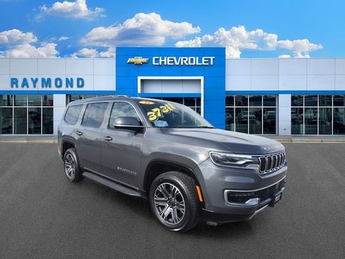 Used 2022 Jeep Wagoneer Series III AWD/4WD image 12