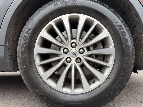 Used 2016 Lincoln MKX Select w/ Select Plus Package AWD/4WD image 23