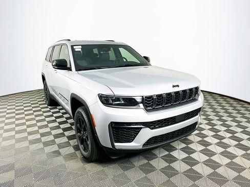 New 2026 Jeep Grand Cherokee L 4WD image 2