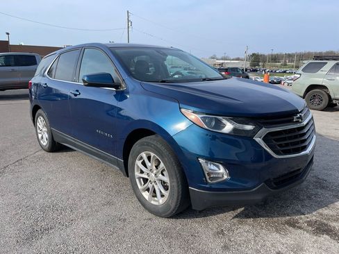 Used 2020 Chevrolet Equinox LT w/ Driver Convenience Package image 2