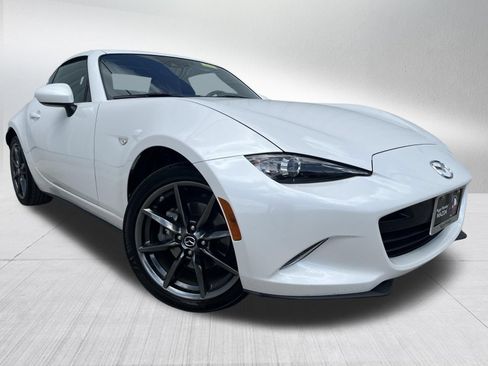 Used 2019 MAZDA MX-5 Miata RF Grand Touring RWD image 3