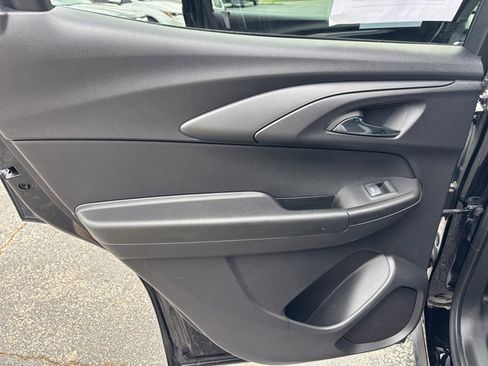 Used 2023 Chevrolet TrailBlazer LT image 25