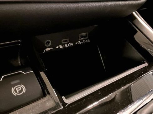 Used 2025 Subaru Outback Premium AWD/4WD image 33