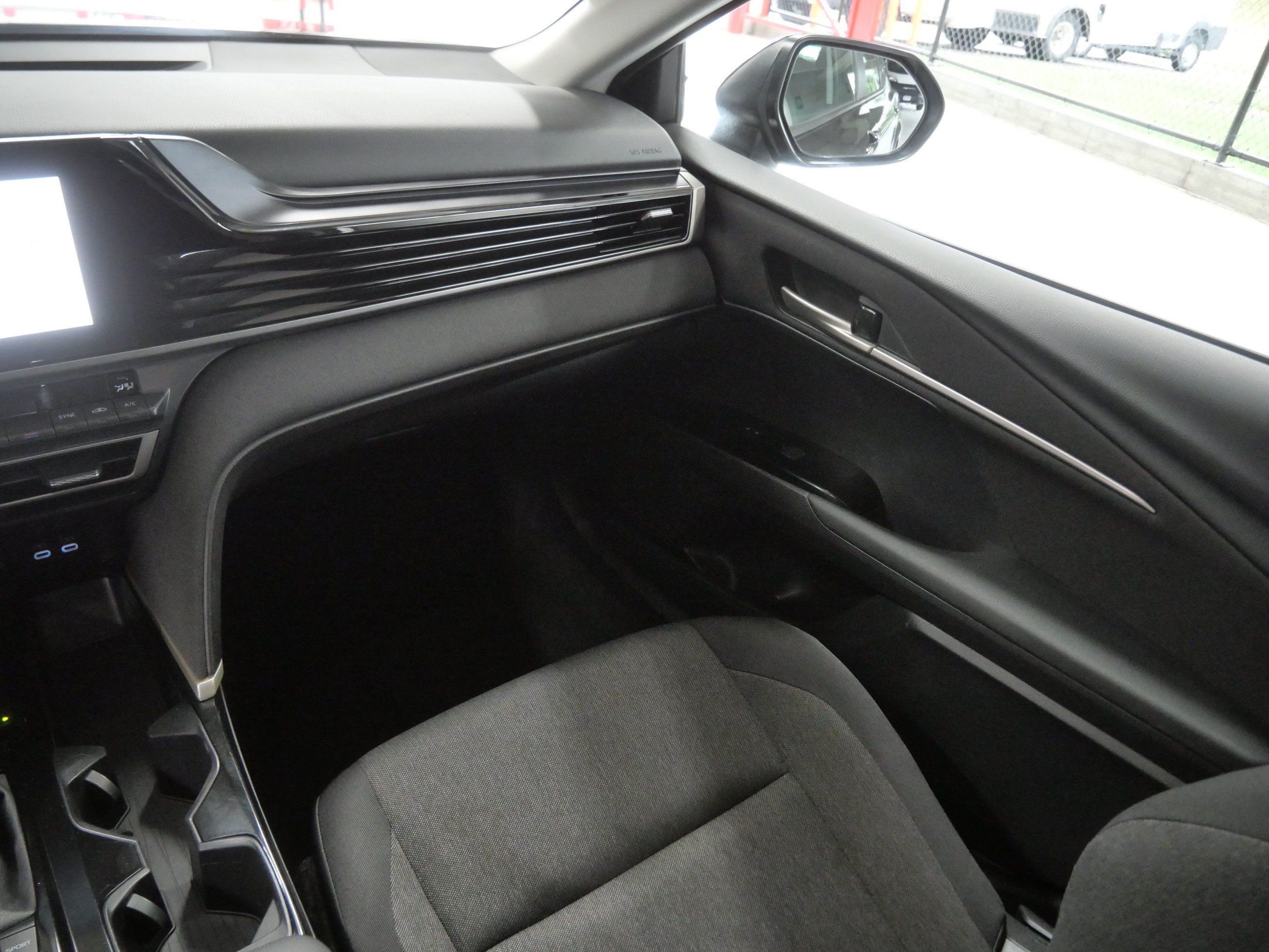 Used 2025 Toyota Camry LE FWD image 12