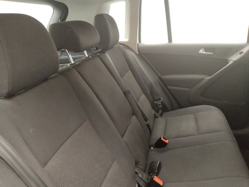 Used 2017 Volkswagen Tiguan Limited w/ Premium Package image 19