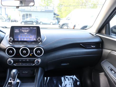 Used 2024 Nissan Sentra SV FWD image 18