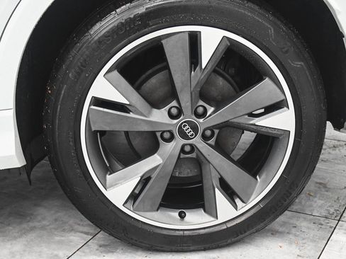 Used 2022 Audi Q4 e-tron Premium Plus w/ Premium Plus image 7