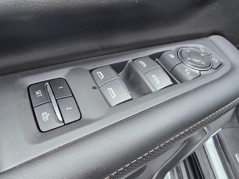 Used 2024 Chevrolet Tahoe Premier AWD/4WD image 26