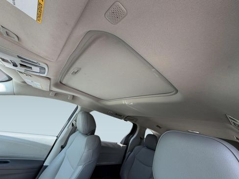 Used 2021 Toyota Sienna XLE FWD image 25