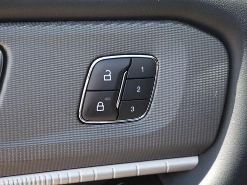 Used 2025 Ford Explorer ST-Line w/ Premium Package AWD/4WD image 40
