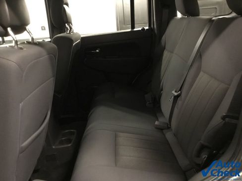 Used 2012 Jeep Liberty Sport image 22