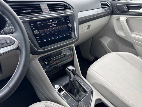 Certified 2023 Volkswagen Tiguan SE image 18